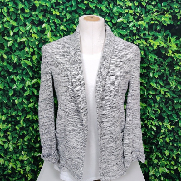 Suzy Shier Cardigan (Grey/White) - Picture 1 of 8